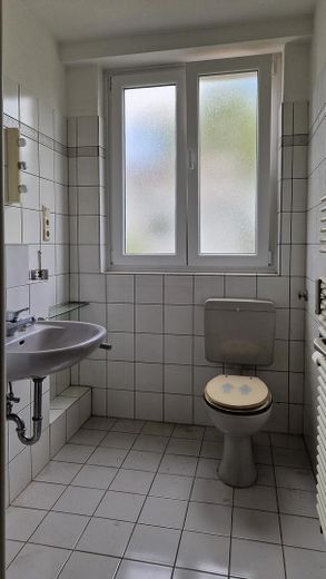 Großzügige Maisonette mit Wellnessbereich im Herzen von Opladen - provisionsfrei – Gäste-WC