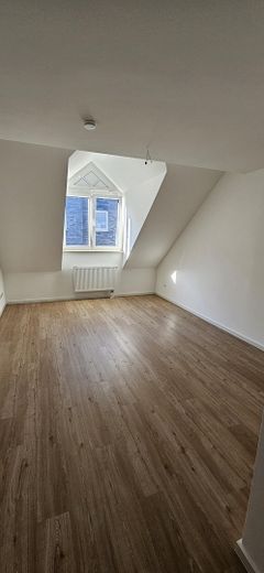 City-Living pur: Stilvolle 4-Zimmer-Wohnung in Ratingens Innenstadt – Zimmer 3