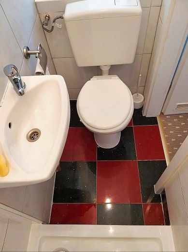 Provisionfrei, Altbaujuwel mit Charakter – frisch saniert, modern interpretiert. – Guest badezimmer
