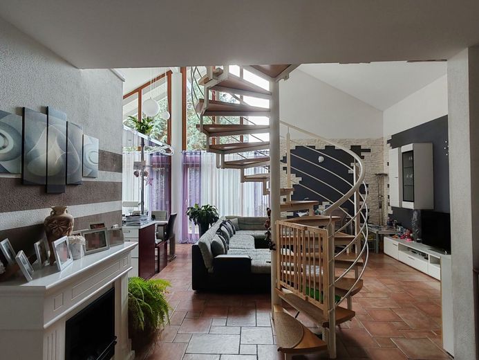 Wunderschönes Einfamilienhaus mit Galerie – Flur