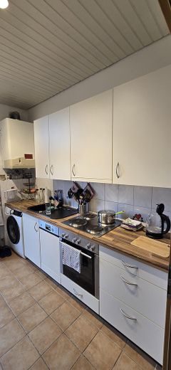Helle 3-Zimmer-Wohnung in Untertürkheim mit Wohlfühlcharakter – Küche 