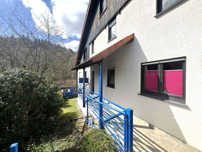 3-4 Zi. Maisonettewohnung mit Balkon, Garage und Garten in naturnaher Lage in Wuppertal-Beyenburg – Zugang zum Haus