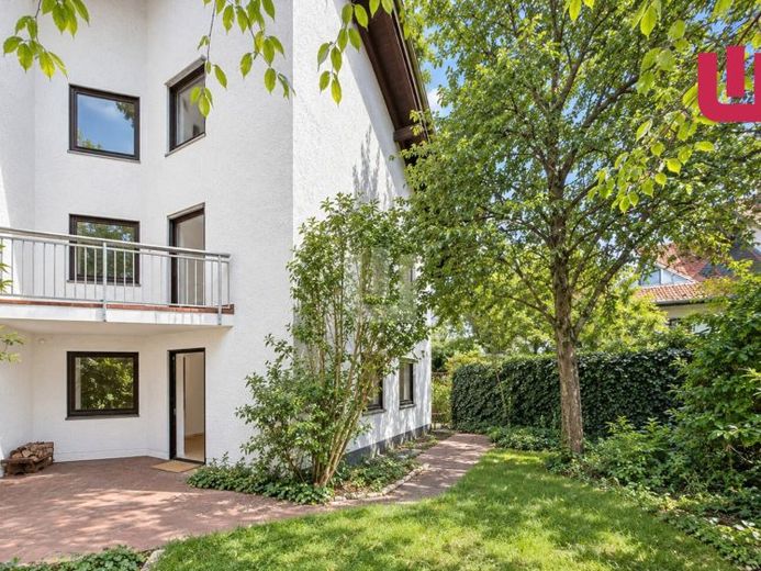 WINDISCH Immobilien- Außergewöhnliches Reiheneckhaus in ruhiger & grüner Lage von Gröbenzell! – Foto 1