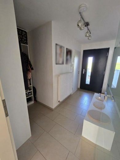 Kırsal alanın kenarında modern, yeni gibi müstakil sıra ev – Flur EG