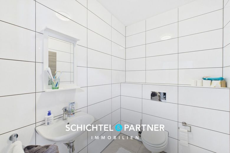 Ellwürden | Top rentables Hostel mit super Auslastung in gefragter Lage – S&amp;P | Badezimmer