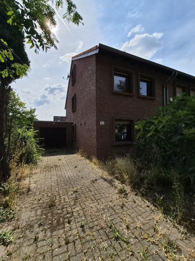Reihenendhaus mit Garten, Garage und moderner Ausstattung – in Mönchengladbach – Foto 2
