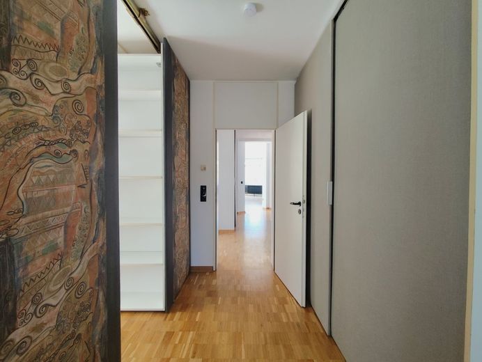 Einzigartiges Architektenhaus mit Aufzug, Panoramaterrasse und exklusivem Komfort in 95326 Kulmbach! – OG Ankleide Ansicht 2