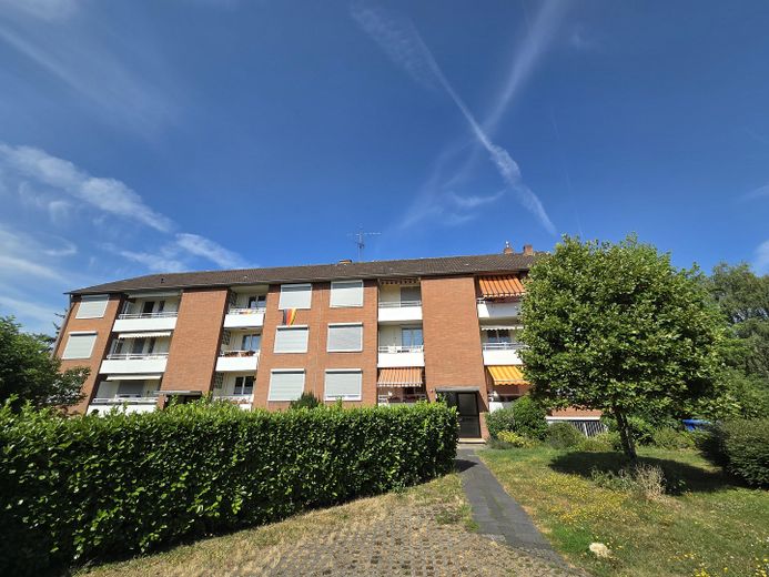 Lichtdurchflutete 3-Zimmer-Wohnung mit zwei Balkonen (69qm) zur Eigennutzung – Frontansicht