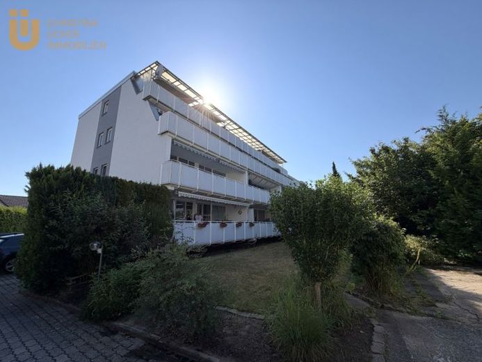 Apartamento de 3 habitaciones con gran balcón, plaza de aparcamiento y potencial de desarrollo en OF Tempelsee – Foto 1