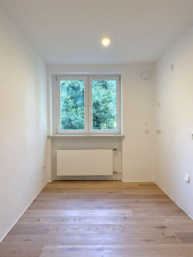 Kernsanierte 2,5-Zimmer-Wohnung mit Balkon in Solln – Erstbezug, provisionsfrei – Küche