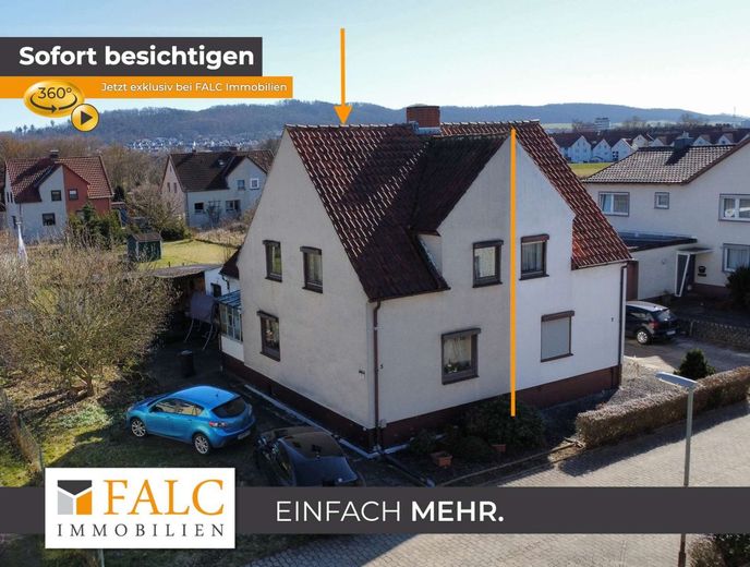 RESERVIERT***Kleine Doppelhaushälfte mit großem Grundstück und Entwicklungspotenzial – Außenansicht
