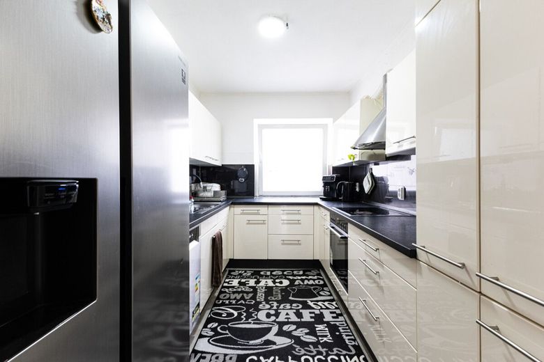 Ihre attraktive und moderne ETW im Herzen von Quickborn - mit Loggia und Tiefgaragenstellplatz – Küche