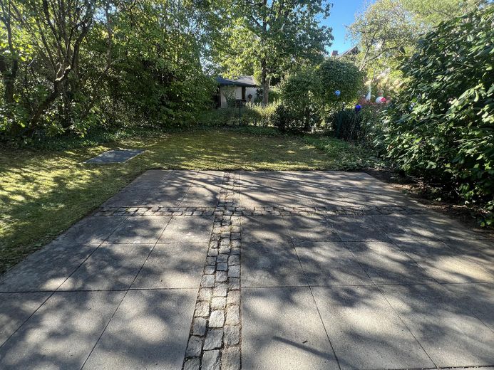 Urokliwe mieszkanie z ogrodem i pokojem muzycznym w spokojnej okolicy Monachium-Maxhof – Terrasse