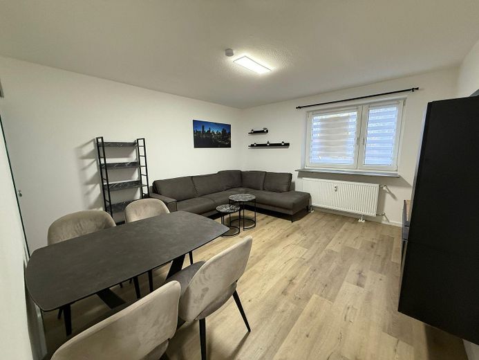Центральна повністю мебльована 2-кімнатна квартира – Wohnzimmer