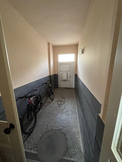 Tamamen kiralanmış konut ve iş binası, %8 getiriyle – Fotoğraf 9