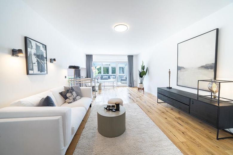 Architekten-Unikat in Neu-Anspach: Moderner Luxus & Erstbezug nach Sanierung – Wohnzimmer