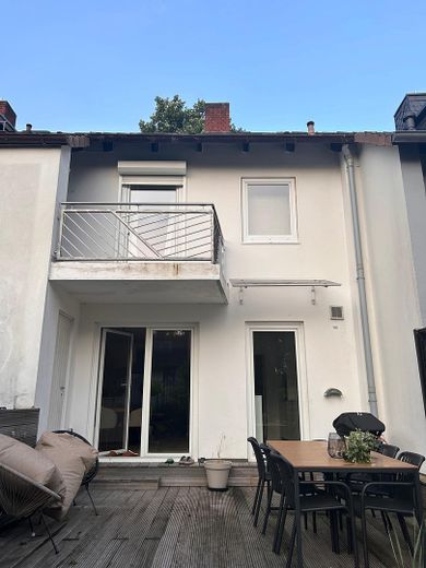 Terrassenansicht mit Balkon