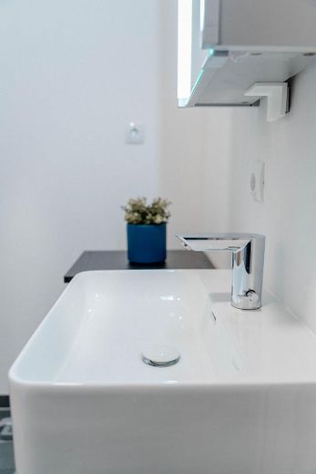 1 monolocale (arredato) in ottima posizione / incluse tutte le spese accessorie e il Wi-Fi – Bad