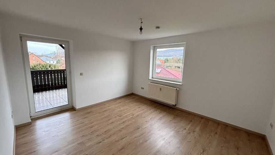 4-Zimmer-Erdgeschosswohnung mit Balkon, EBK &amp; PKW-Stellplatz – Esszimmer - www.immobilien-heise.de