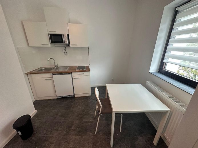 Daire - Berlin’de BER yakınında ankastre mutfaklı, kayıt imkânlı mobilyalı 1 odalı daire - Yenilenmiş! – Photo 7