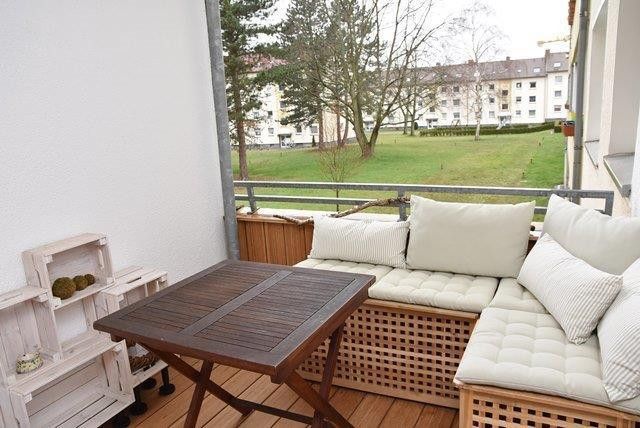 Commission-free 4-room apt., heating NEW, roof 2018 NEW! Parquet, high-quality fittings! – Balkon