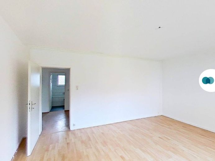 ** Helle 2-Zimmer-Wohnung mit ruhiger und dennoch zentraler Lage ** – Ansicht II: Zimmer I