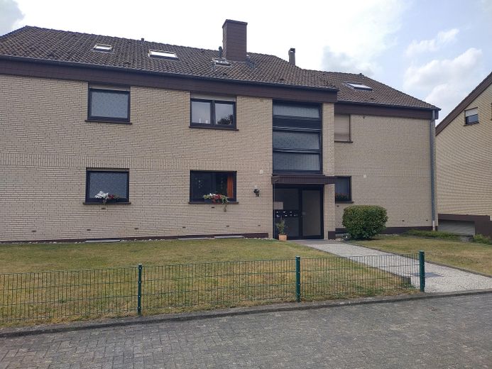 Bad Iburg, helle 3 Zimmerwohnung *PROVISIONSFREI* – Außenansicht vorn