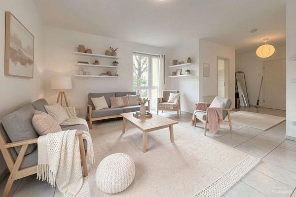 Appartamento con terrazza in piccolo complesso