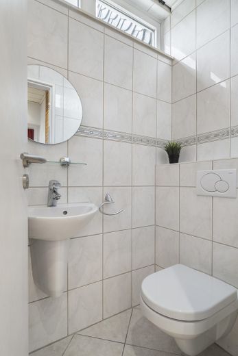 Großzügiges Wohnen auf über 280 m² Gesamtfläche – 611 m² Grundstück in begehrter Lage – separates Gäste-WC