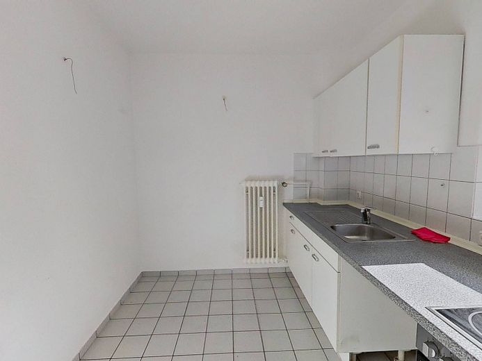 Comfortabel ingerichte 3-kam.-app. met BALKON, inbouwkeuken en ligbad – Ansicht II: Küche