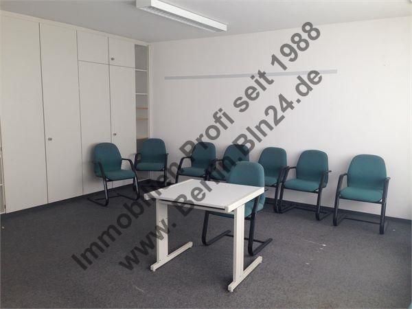 Büro - gemeinschafts Teeküche und gemeinschafts Waschräume – 28.4.14 016
