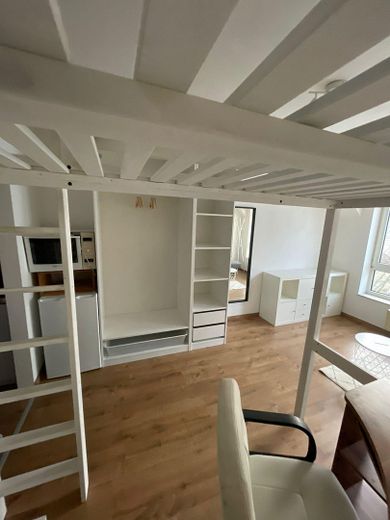 Möblierte 1-Zimmer-Wohnung in Kaiserslautern – 570 € warm all inclusive – Schrank, Ofen