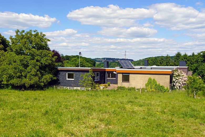 Hausansicht, größer