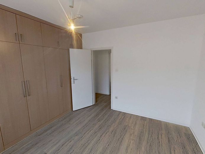 Perfekt für Paare oder eine kleine Familie: Gemütliche 3-Zimmer-Wohnung mit BALKON – Ansicht II: Schlafzimmer I
