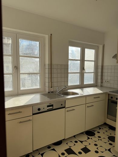Zentrale 2,5 Zi.-Wohnung mit Balkon // Stadtzentrum Weil der Stadt – Foto 4