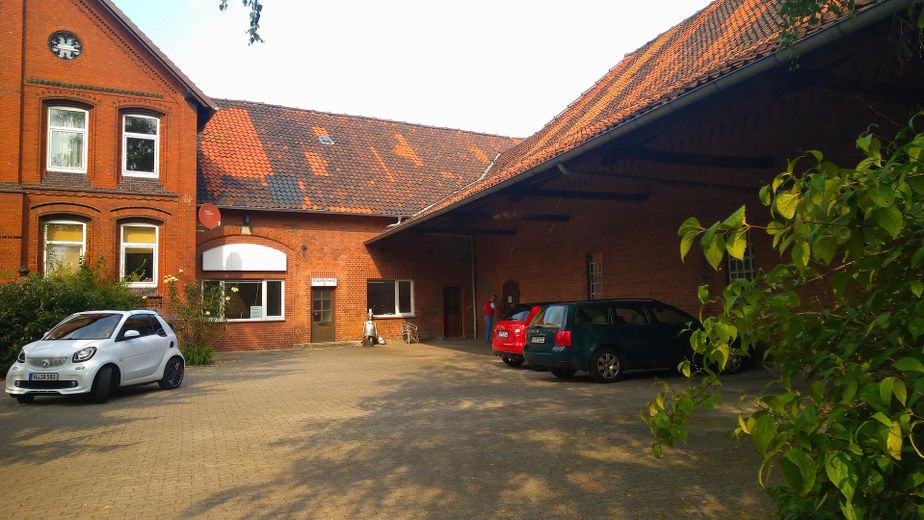 Stellplätze unter Remise