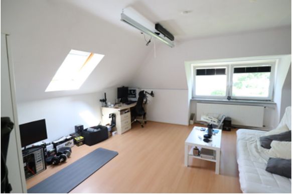 Einfamilienhaus (freistehend) mit Einliegerwohnung – Zimmer 1 DG