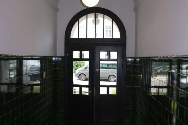 Frei ab dem 1.1.27 - Wohnen über zwei Etage mit Lift / zzgl EBK u.v.m.