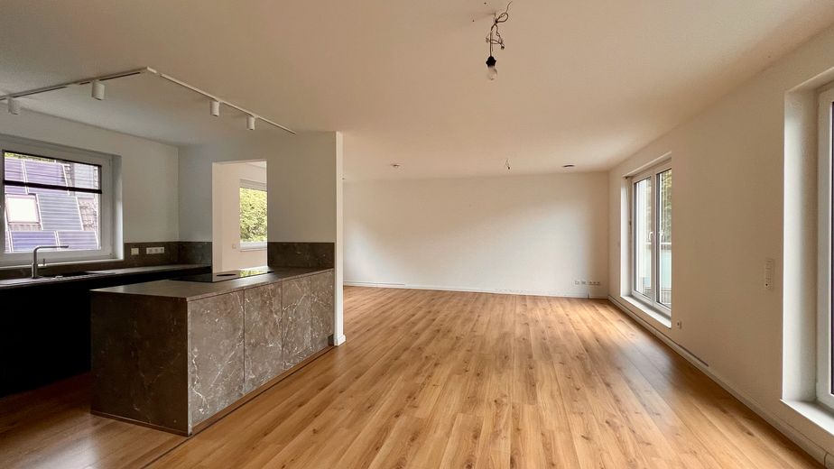 Penthouse I 3-Zimmer-Wohnung mit Süd-Dachterrasse & Aufzug – Wohnbereich