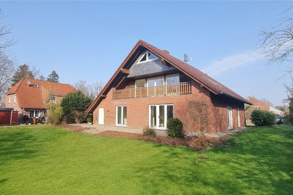 Großzügiges Haus (1998) | 250 m² WF | 911 m² GS | provisionsfrei