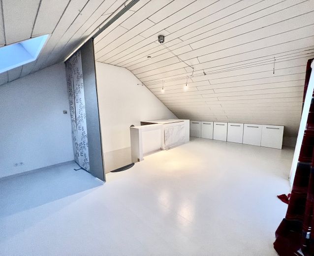 Sıra evin uç birimi – Großes Zimmer (2.OG)
