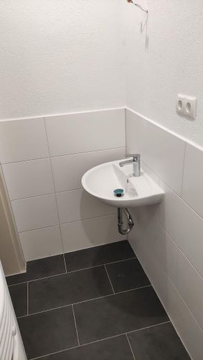 Gemütliche 1-Zimmer-Wohnung teilmöbliert mit Einbauküche barrierefrei – WC