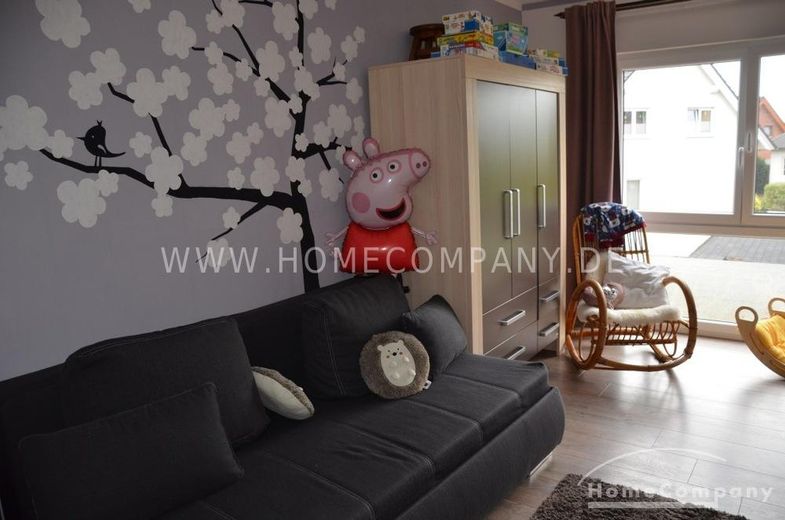 Casa molto bella e confortevole con giardino, terreno di circa 800 mq e doppio posto auto coperto – 94cc282cdc41eb2a1de1dda10167563433cf0b95.jpg