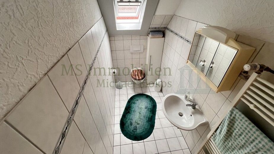 *** Mehrgenerationenhaus mit drei Wohnparteien - Nähe Biedensand *** – OG Gäste-WC