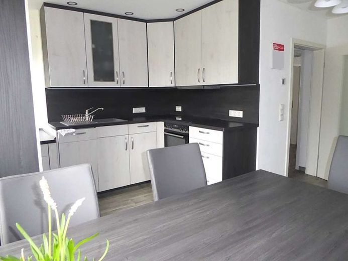 Einziehen und Wohlfühlen - Kernsanierte 3 Zimmer Eigentumswohnung – Foto 1