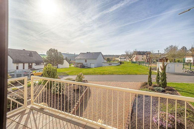 Sommer in Ihrem neuen Zuhause - Bungalow mit Terrasse - Balkon - Garage und viel Garten in Krunkel – Blick vom Balkon