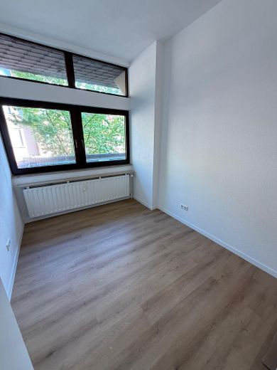 Erstbezug nach Kernsanierung! 5-Schlafzimmer-Wohnung in zentraler Lage von Pforzheim-Brötzingen – Zimmer 2