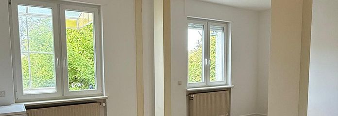 Apartamento de 2 habitaciones recién renovado con balcón y cocina equipada en Koblenz-Horchheim – Wohnzimmer