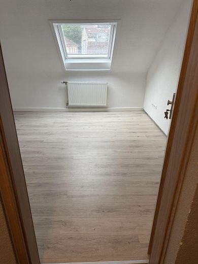 Aantrekkelijk 4-kamerappartement op centrale locatie – Foto 2