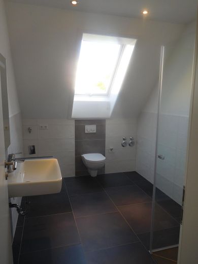 2 Zimmer Wohnung in einzigartigem Objekt – Bad mit Dusche